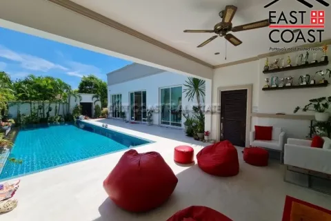 Casa de 3 dormitorios en Pattaya, Tailandia № 212597 - foto 2