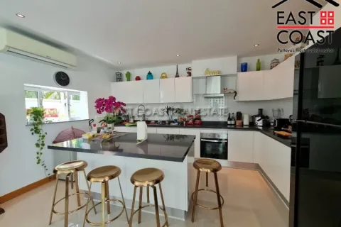 Casa de 3 dormitorios en Pattaya, Tailandia № 212597 - foto 21