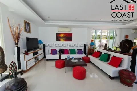 Casa de 3 dormitorios en Pattaya, Tailandia № 212597 - foto 26