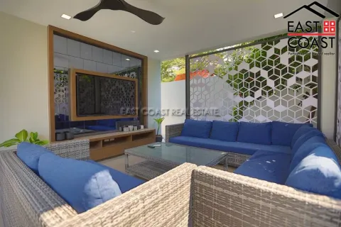 Casa de 5 dormitorios en Jomtien Beach, Pattaya, Tailandia № 212596 - foto 18