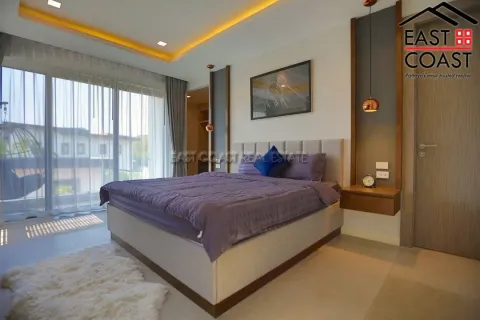 Casa de 5 dormitorios en Jomtien Beach, Pattaya, Tailandia № 212596 - foto 9