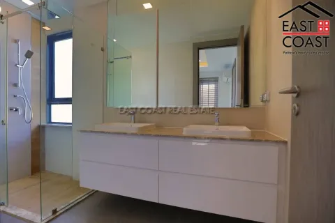 Casa de 5 dormitorios en Jomtien Beach, Pattaya, Tailandia № 212596 - foto 11