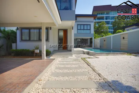 Casa de 5 dormitorios en Jomtien Beach, Pattaya, Tailandia № 212596 - foto 14