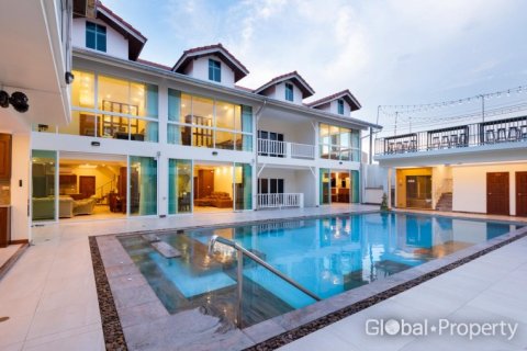 Commercial property in Pattaya, Thailand № 170357