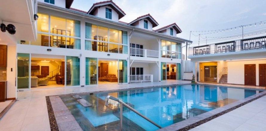 Commercial property in Pattaya, Thailand № 170357