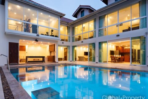 Commercial property in Pattaya, Thailand № 170357 - photo 3