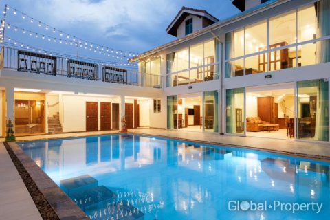 Commercial property in Pattaya, Thailand № 170357 - photo 2