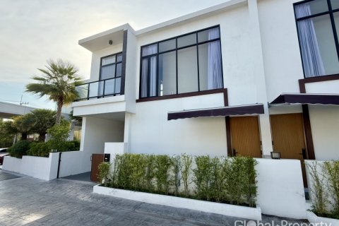 House in Pattaya, Thailand 3 bedrooms № 170355 - photo 2