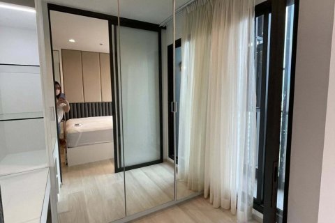 Studio in the Condo in Pathum Wan, Bangkok, Thailand  № 164629 - photo 2