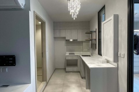 Studio in the Condo in Pathum Wan, Bangkok, Thailand  № 164629 - photo 4