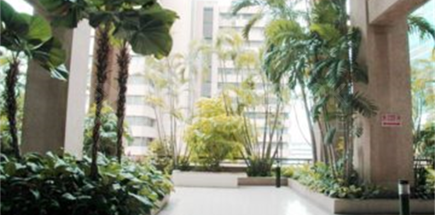 Condo à Bangkok, Thaïlande, 3 chambres  № 188539