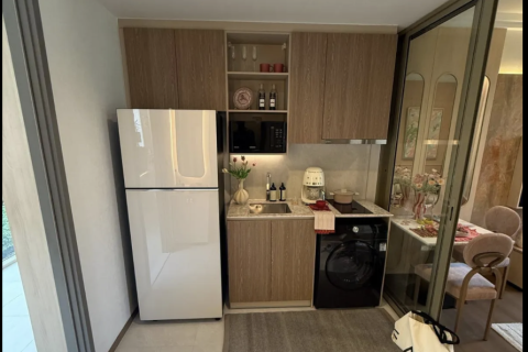 Studio in the Condo in Watthana, Bangkok, Thailand  № 172170 - photo 2