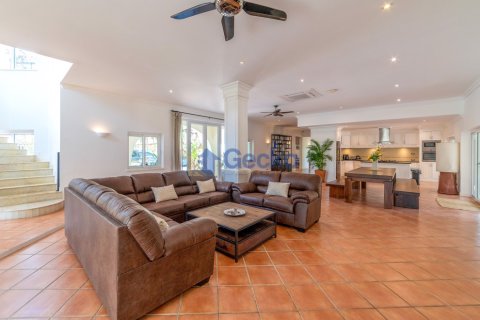 House in Pattaya, Thailand 5 bedrooms № 196174 - photo 23