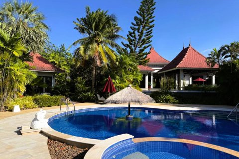 House in Hua Hin, Thailand 5 bedrooms № 180512