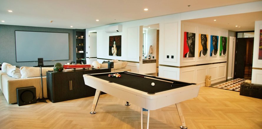 Condo in Bangkok, Thailand, 4 bedrooms  № 180509