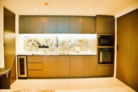 Condo in Bangkok, Thailand, 4 bedrooms  № 180509 - photo 9