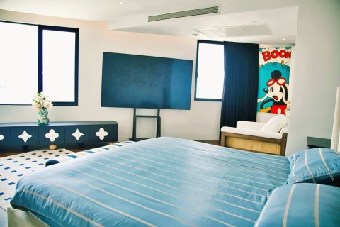 Condo in Bangkok, Thailand, 4 bedrooms  № 180509 - photo 18