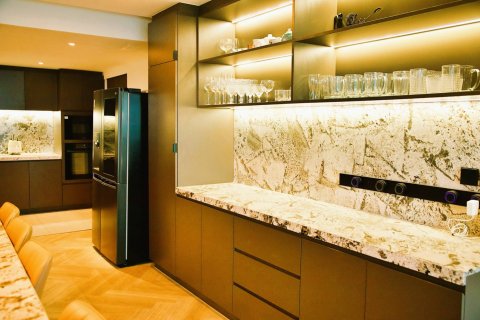 Condo in Bangkok, Thailand, 4 bedrooms  № 180509 - photo 10