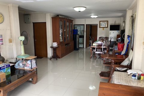 Maison à Chatuchak, Bangkok, Thaïlande 5 chambres № 159107 - photo 5