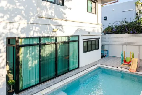 Дом в Ханг Донге, Таиланд с 5 спальнями № 159078 - фото 3