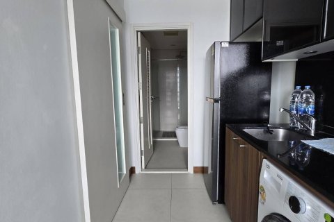 Studio dans le Condo à Watthana, Bangkok, Thaïlande  № 168844 - photo 5