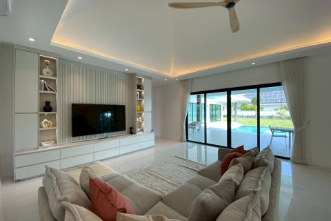 Villa in Hua Hin, Thailand 5 bedrooms № 168277 - photo 23