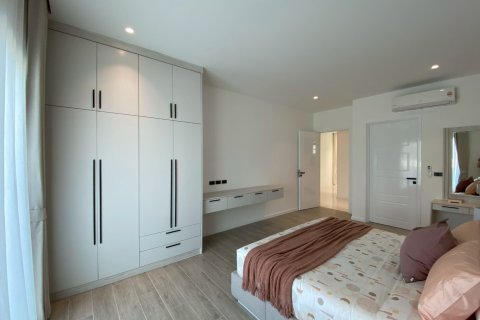 Villa in Hua Hin, Thailand 5 bedrooms № 168277 - photo 29