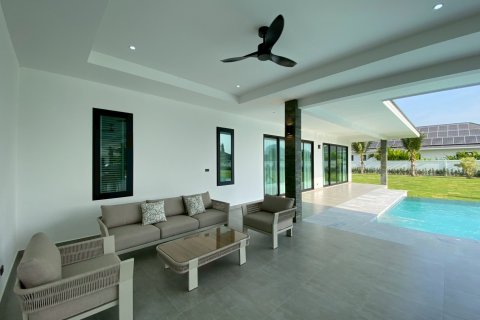 Villa in Hua Hin, Thailand 5 bedrooms № 168277 - photo 10