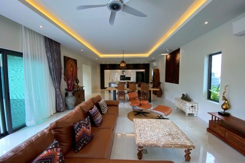 Villa in Hua Hin, Thailand 4 bedrooms № 168308 - photo 11