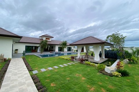 Villa in Hua Hin, Thailand 4 bedrooms № 168308