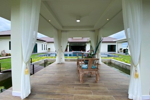 Villa in Hua Hin, Thailand 4 bedrooms № 168308 - photo 6