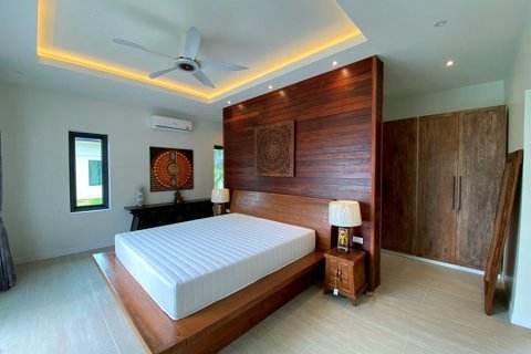 Villa in Hua Hin, Thailand 4 bedrooms № 168308 - photo 16