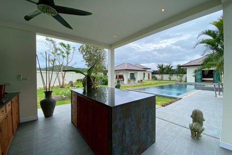 Villa in Hua Hin, Thailand 4 bedrooms № 168308 - photo 8