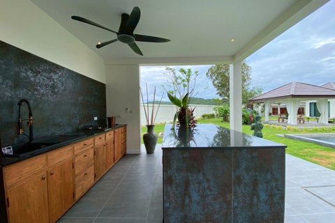Villa in Hua Hin, Thailand 4 bedrooms № 168308 - photo 9