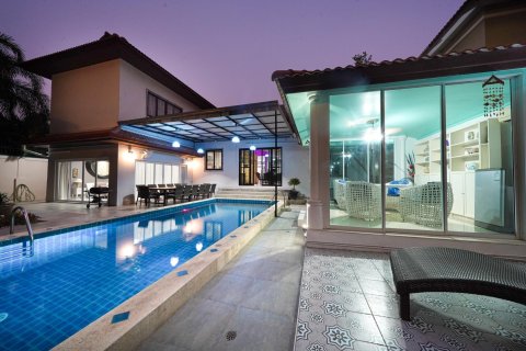 Villa à Pattaya, Thaïlande 7 chambres № 171198 - photo 2