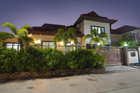 Villa à Pattaya, Thaïlande 7 chambres № 171198 - photo 3