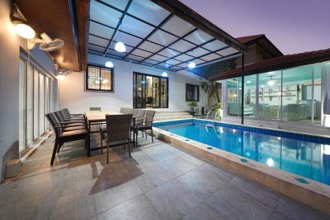 Villa à Pattaya, Thaïlande 7 chambres № 171198 - photo 4