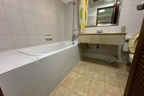 Studio in the Condo in Watthana, Bangkok, Thailand  № 159294 - photo 16