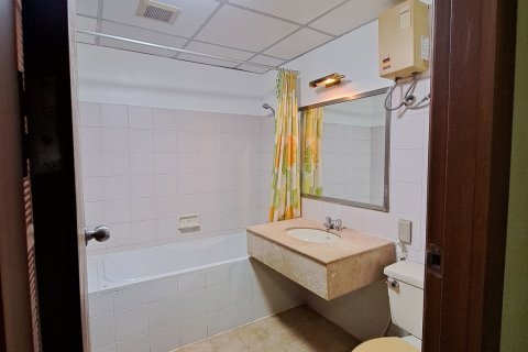 Studio in the Condo in Watthana, Bangkok, Thailand  № 159294 - photo 4