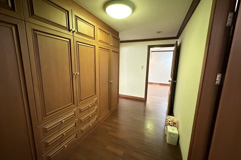 Studio in the Condo in Watthana, Bangkok, Thailand  № 159294 - photo 22