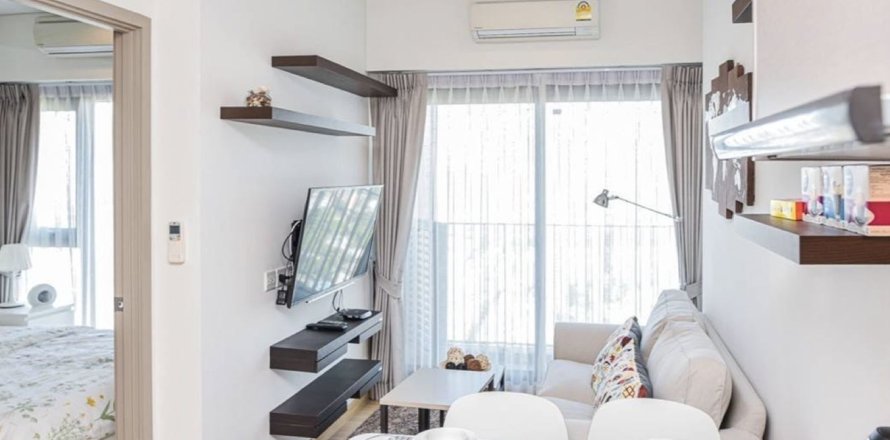 Studio dans le Condo à Phra Khanong, Bangkok, Thaïlande  № 167638