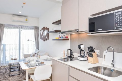 Studio dans le Condo à Phra Khanong, Bangkok, Thaïlande  № 167638 - photo 4