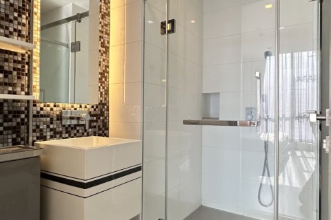 Студия в кондо в Банг Раке, Бангкок, Таиланд № 167633 - фото 4