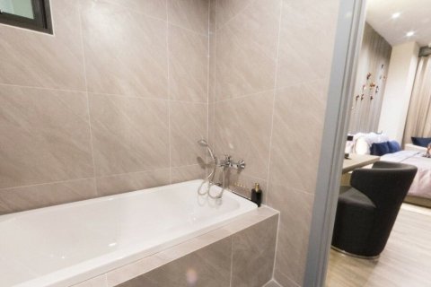 Кондоминиум с 2 спальнями в Клонг Тоэй, Бангкок, Таиланд № 153257 - фото 5