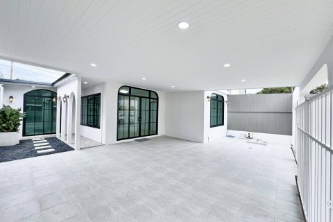 House in Pa Klok, Thailand 3 bedrooms № 153259 - photo 3