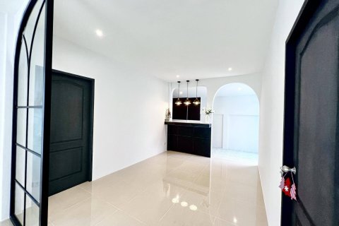 House in Pa Klok, Thailand 3 bedrooms № 153259 - photo 17