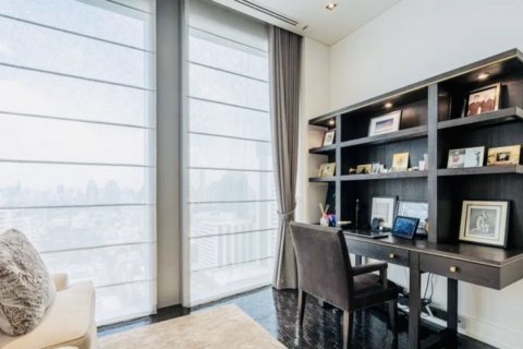 Condo in Bang Rak, Bangkok, Thailand, 3 bedrooms  № 136961 - photo 12