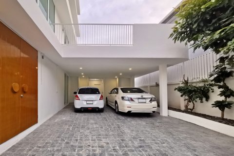 Дом в Бангкоке, Таиланд с 5 спальнями  № 143332 - фото 3