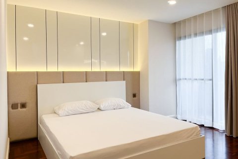 Condo in Bangkok, Thailand, 3 bedrooms  № 143329 - photo 5