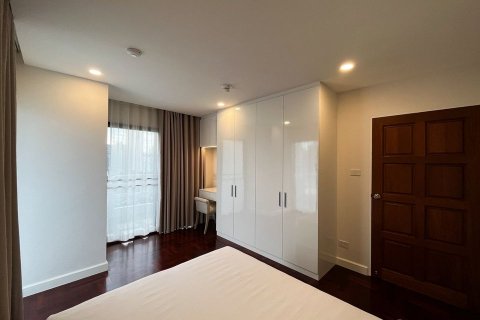 Condo in Bangkok, Thailand, 3 bedrooms  № 143329 - photo 7